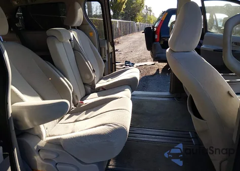 2011 Toyota Sienna Le V6 из США, поврежденный, VIN 5TDKK3DC0BS127985